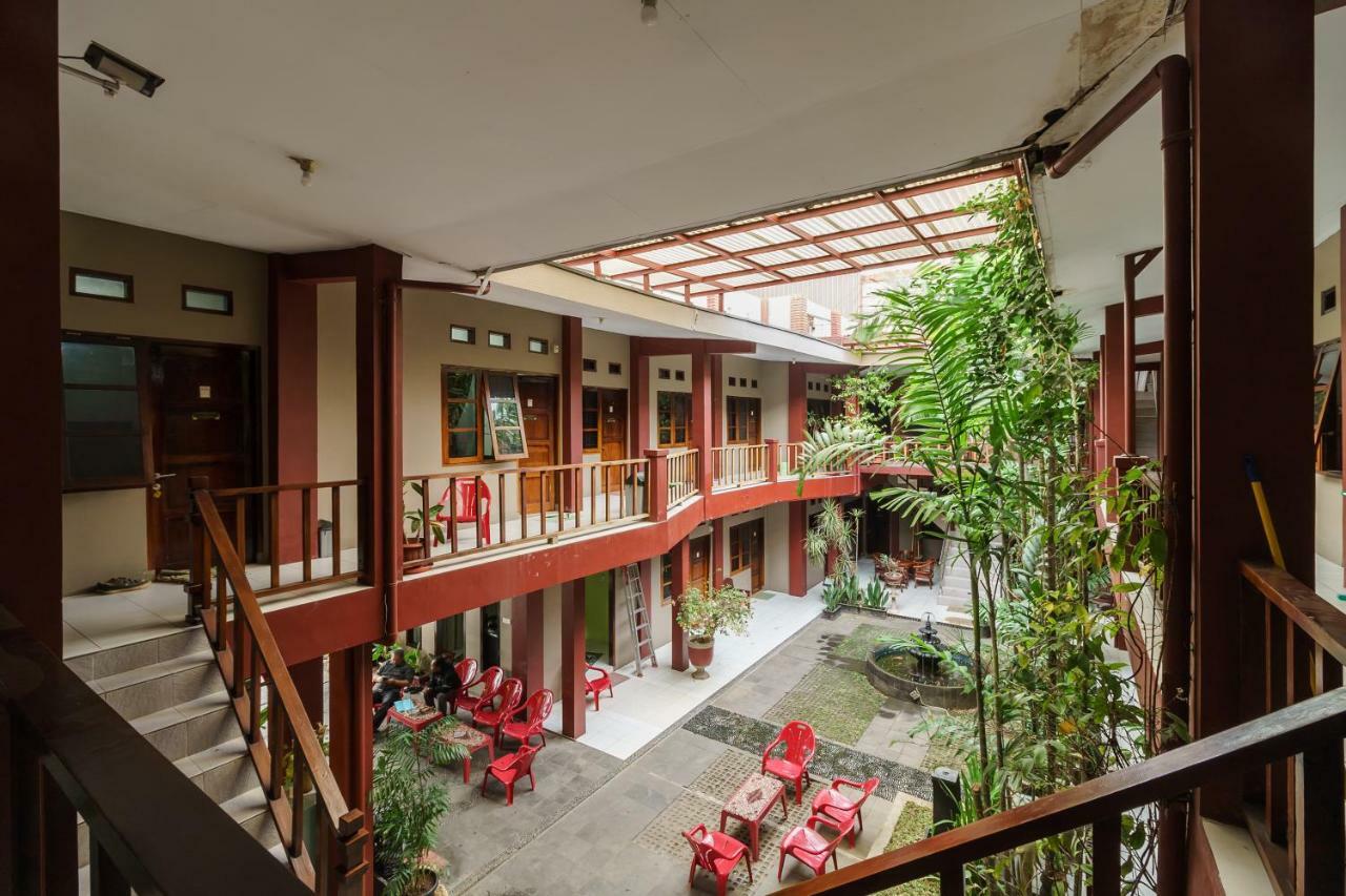 Reddoorz Syariah Near Fort Marlborough Bengkulu Exterior photo