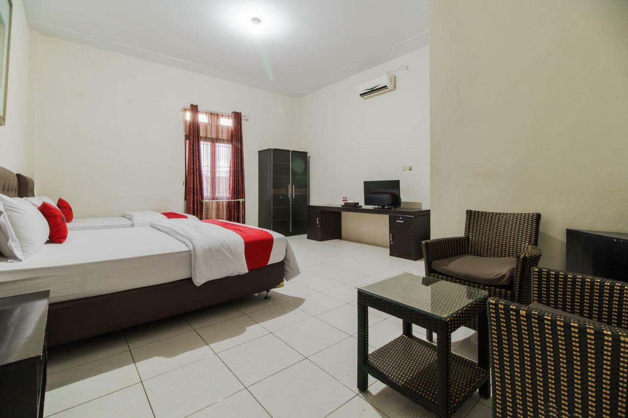 Reddoorz Syariah Near Fort Marlborough Bengkulu Exterior photo